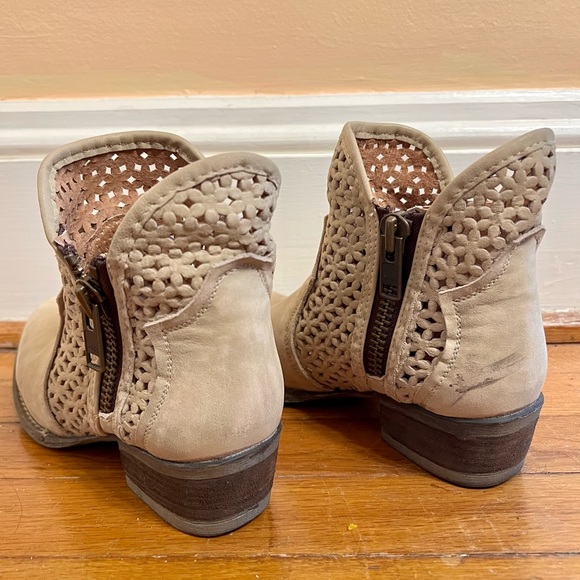 🌾Circle G by Corral Leather Cutout Tan Booties 7.5 - Picture 5 of 10